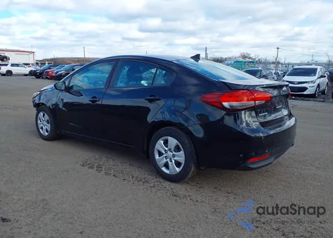 2018 Kia Forte Lx z USA, uszkodzony, nr VIN 3KPFK4A74JE271627